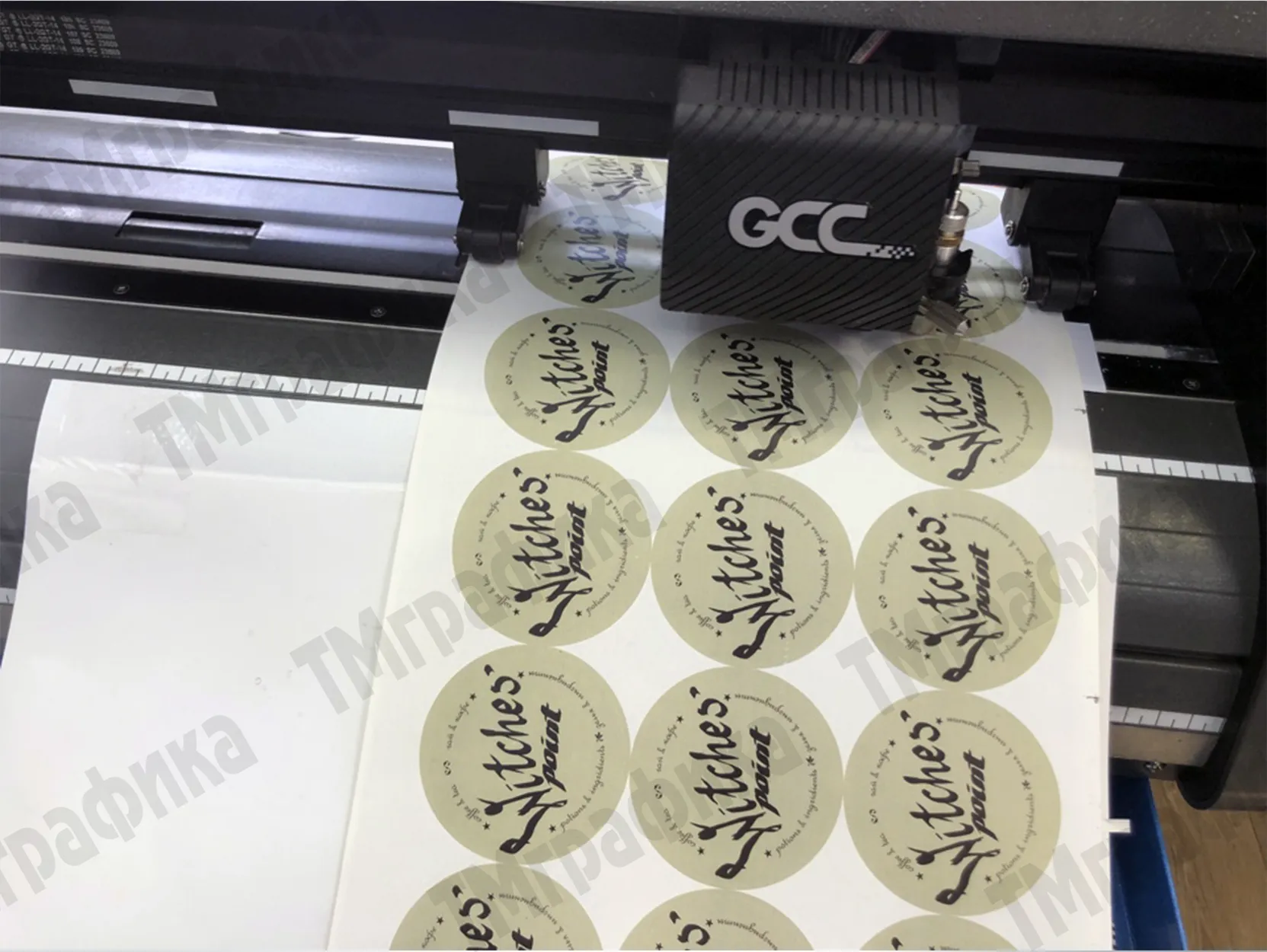 plotter-cutting-2